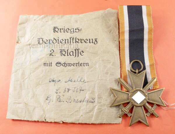 Kriegsverdienstkreuz mit Schwertern 1939 (101) und Tüte