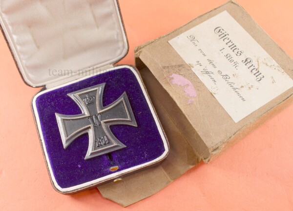 frühes Eisernes Kreuz 1.Klasse 1914 (S-W) im brauen Etui mit Umkarton