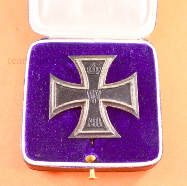 frühes Eisernes Kreuz 1.Klasse 1914 im Etui (S-W)