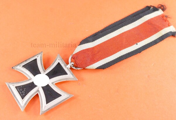 Eisernes Kreuz 2.Klasse 1939 (100) mit Band - STONE MINT CONDITION