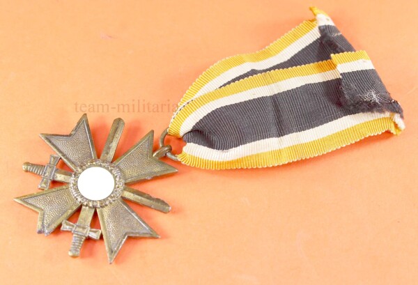 Kriegsverdienstkreuz 2. Klasse 1939 mit Schwertern (110) am orangefarbigen Band