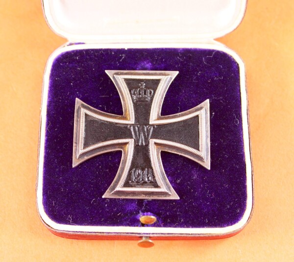 frühes Eisernes Kreuz 1.Klasse 1914 im violetten Etui 