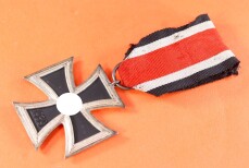 Eisernes Kreuz 2.Klasse 1939 (3) am Band - TOP CONDITION