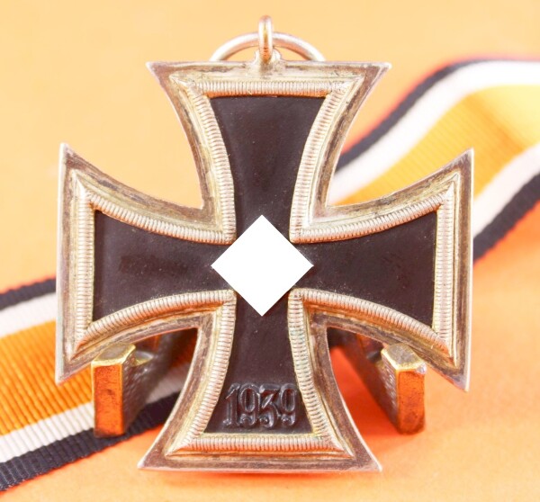 Eisernes Kreuz 2.Klasse 1939 am orangefarbigen Band (Juncker 3rd Flaw Frame!)